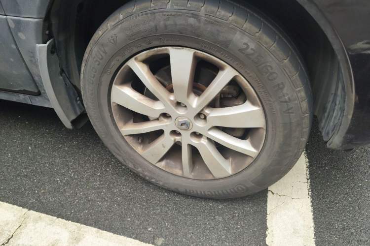 Used Renault Koleos 2012 2.5L Two-Wheel Drive Comfort Edition with Navigation Right Front Wheel Hub