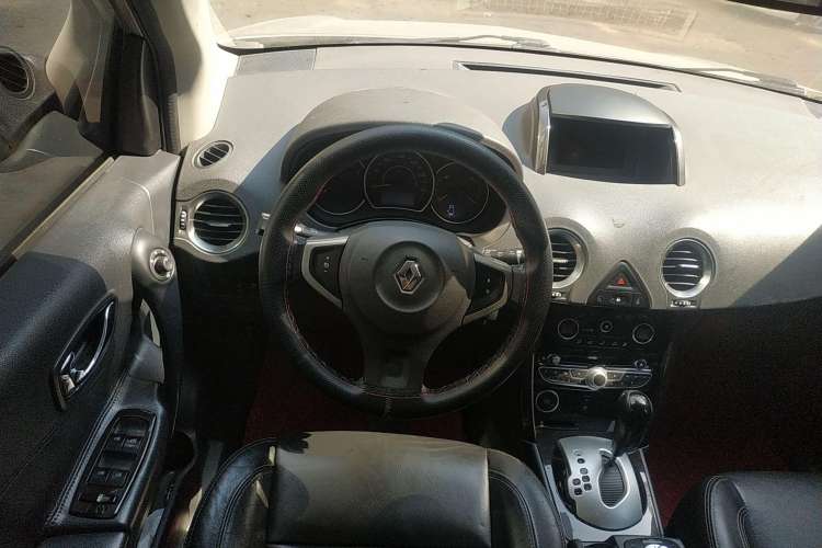 Used Renault Koleos 2012 2.5L Two-Wheel Drive Comfort Edition with Navigation Steering Wheel
