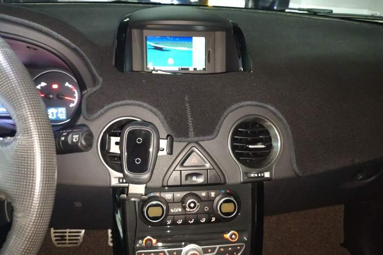 Used Renault Koleos 2012 2.5L Two-Wheel Drive Comfort Edition with Navigation Audio And AC Panel