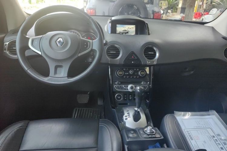 Used Renault Koleos 2012 2.5L 4x4 Comfort Edition with Navigation Center Console