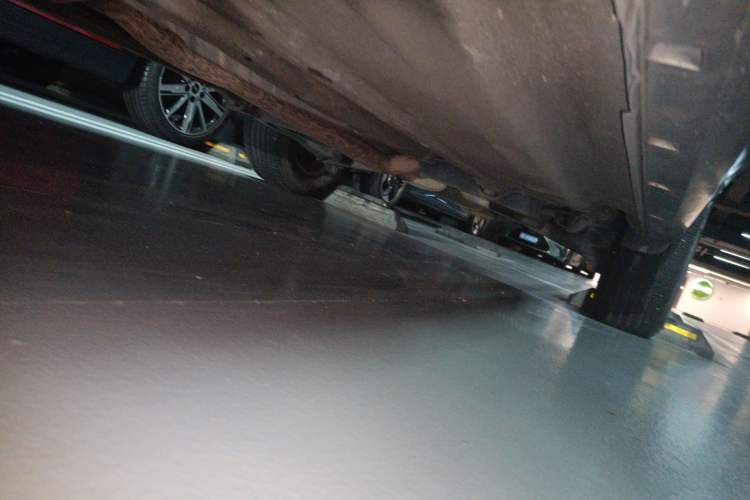 Used Renault Koleos 2012 2.5L Two-Wheel Drive Comfort Edition with Navigation Chassis Front Left