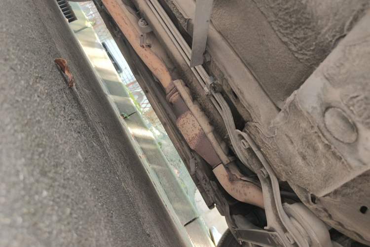 Used Renault Koleos 2012 2.5L Two-Wheel Drive Comfort Edition with Navigation Chassis Front Right