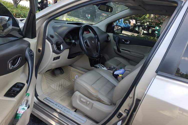 Used Renault Koleos 2012 2.5L 4x4 Comfort Edition with Navigation Driver Seat