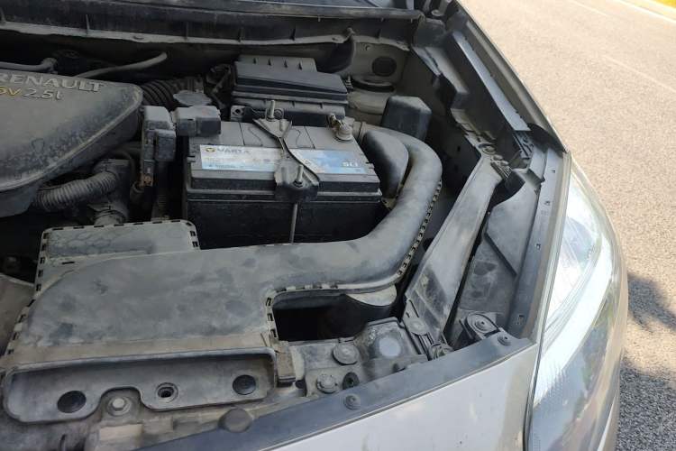 Used Renault Koleos 2012 2.5L 4x4 Comfort Edition with Navigation Engine Bay Left