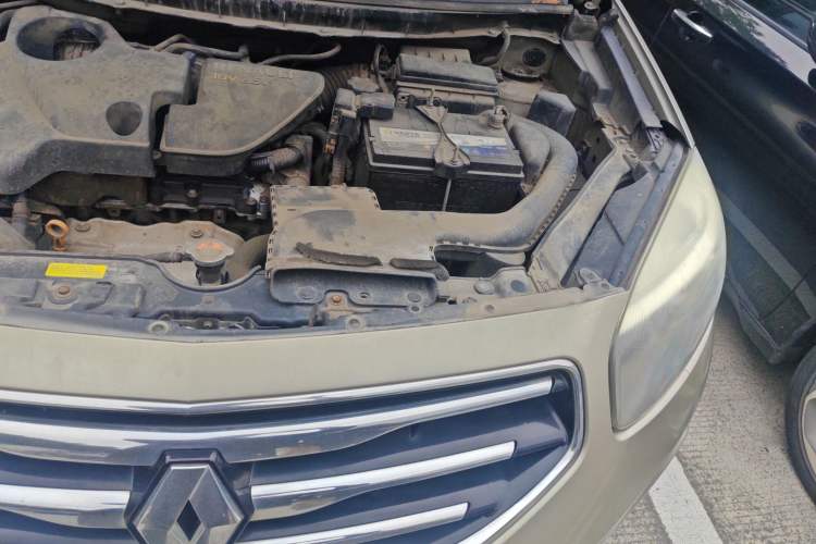 Used Renault Koleos 2012 2.5L 4x4 Comfort Edition with Navigation Engine Bay Left