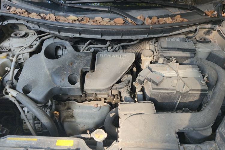 Used Renault Koleos 2012 2.5L Two-Wheel Drive Comfort Edition with Navigation Engine Bay