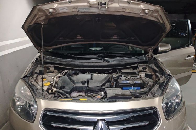 Used Renault Koleos 2012 2.5L Two-Wheel Drive Comfort Edition with Navigation Engine Bay