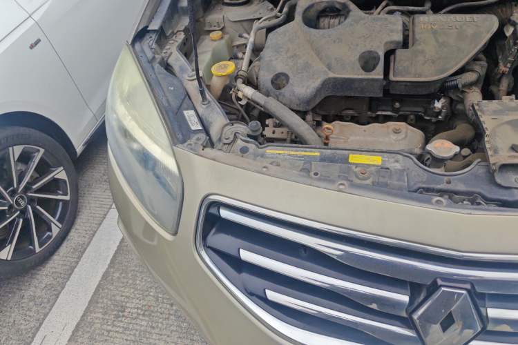 Used Renault Koleos 2012 2.5L 4x4 Comfort Edition with Navigation Engine Bay Right
