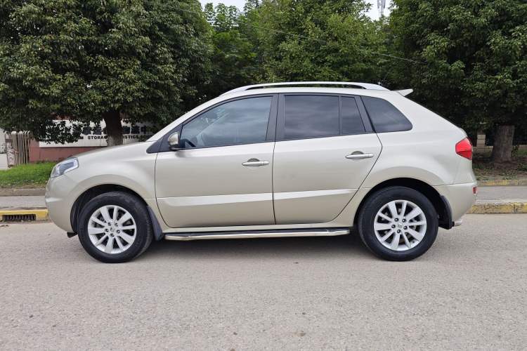 Used Renault Koleos 2012 2.5L Two-Wheel Drive Comfort Edition with Navigation Exterior 5