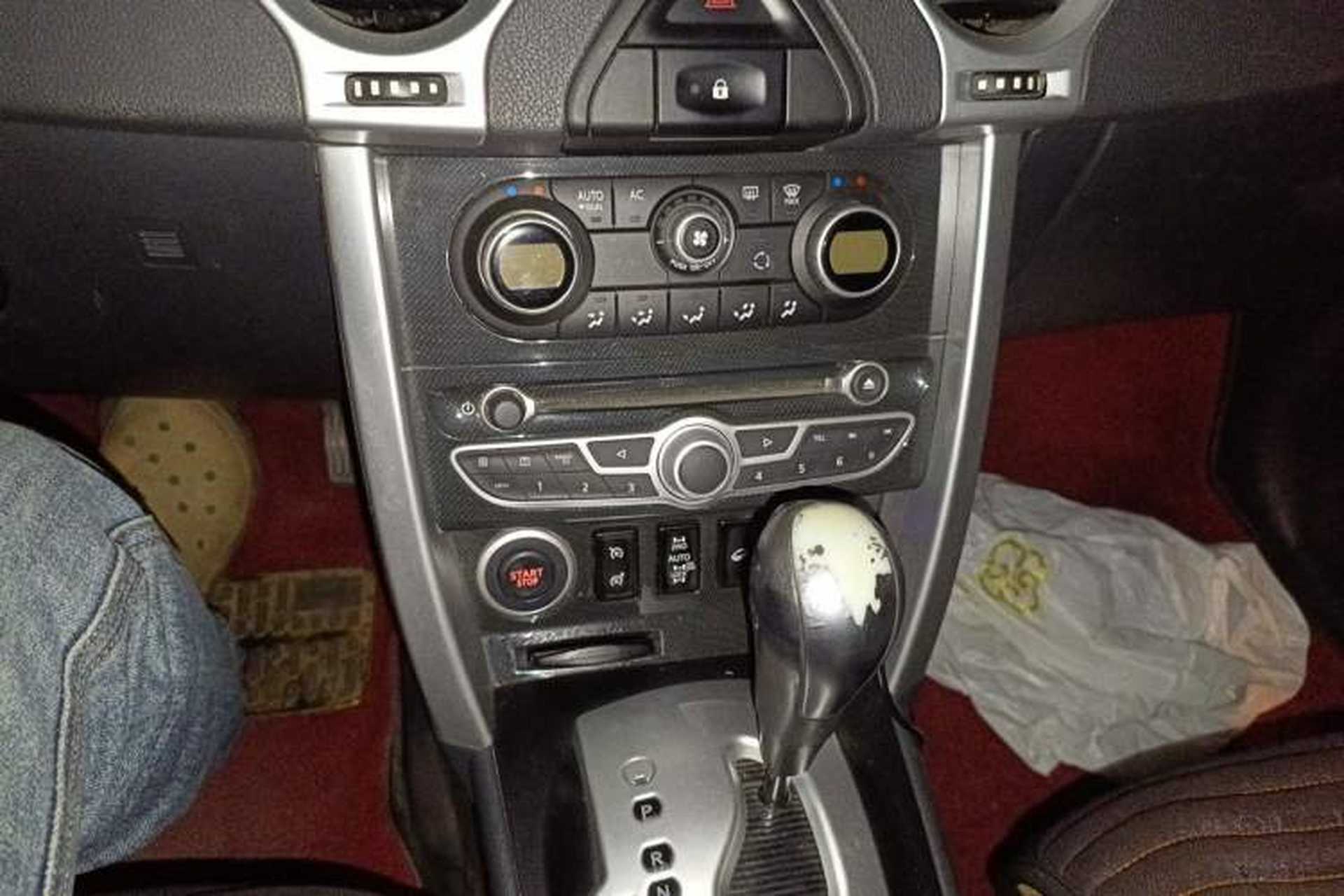 Used Renault Koleos 2012 2.5 4x4 Urban Edition Gear Lever