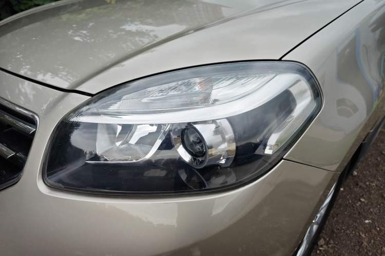 Used Renault Koleos 2012 2.5L Two-Wheel Drive Comfort Edition with Navigation Left Front Headlight