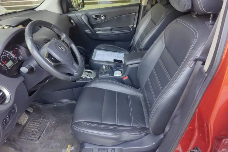 Used Renault Koleos 2012 2.5L 4x4 Comfort Edition with Navigation Left Front Seat