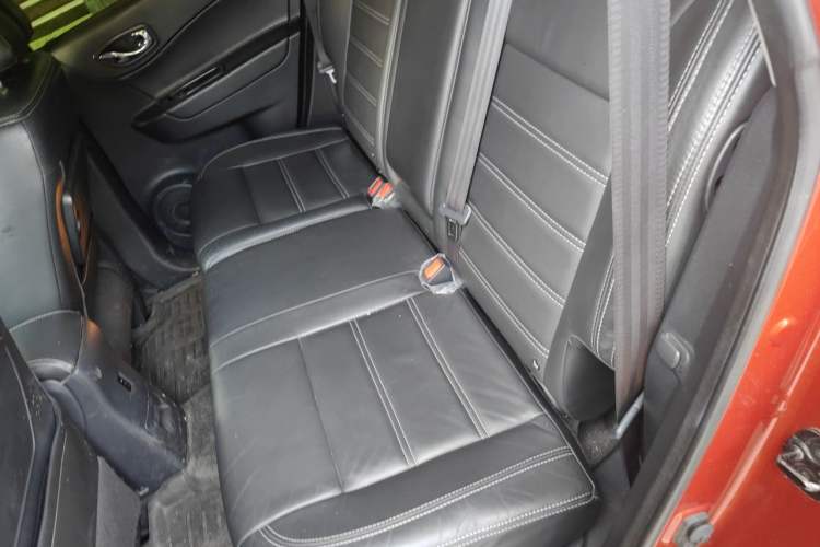 Used Renault Koleos 2012 2.5L 4x4 Comfort Edition with Navigation Left Rear Seat