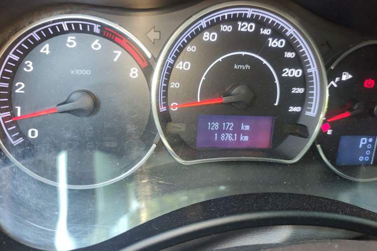 Used Renault Koleos 2012 2.5L 4x4 Comfort Edition with Navigation Odometer Close Up