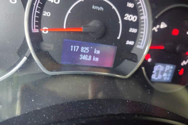 Used Renault Koleos 2012 2.5L 4x4 Comfort Edition with Navigation Odometer Close Up
