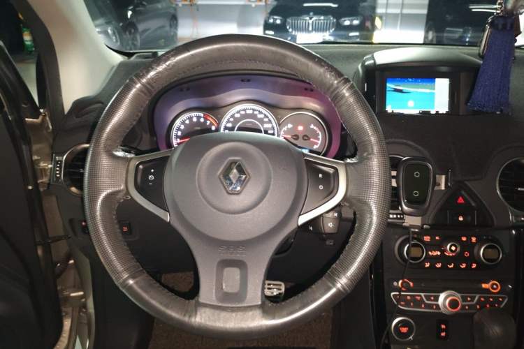 Used Renault Koleos 2012 2.5L Two-Wheel Drive Comfort Edition with Navigation Steering Wheel
