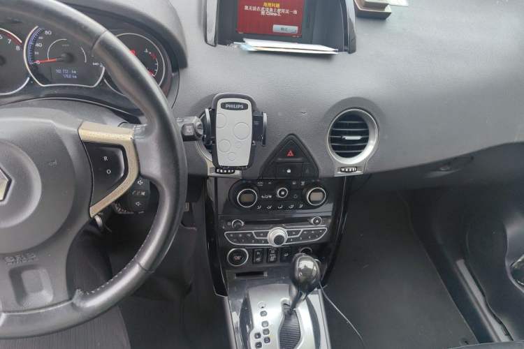 Used Renault Koleos 2012 2.5L 4x4 Comfort Edition with Navigation Audio And AC Panel