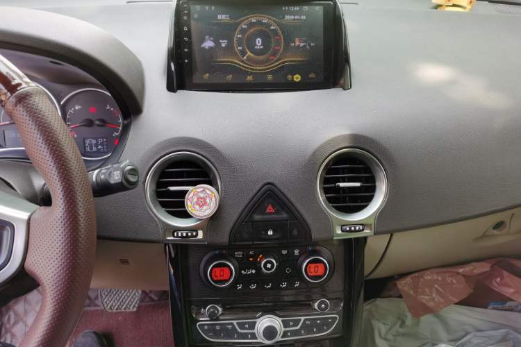 Used Renault Koleos 2012 2.5L 4x4 Comfort Edition with Navigation Audio And AC Panel