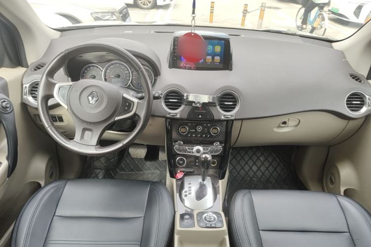 Used Renault Koleos 2012 2.5 Two-Wheel Drive Urban Edition Center Console