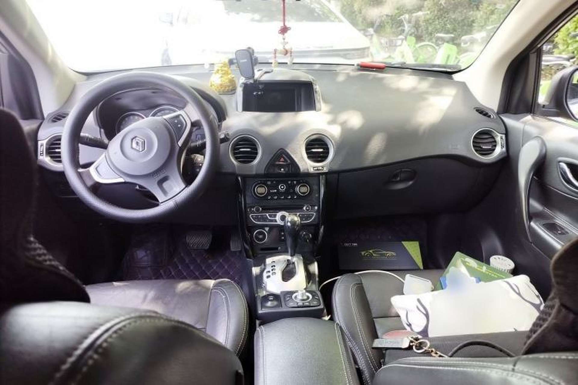 Used Renault Koleos 2012 2.5L Two-Wheel Drive Comfort Edition with Navigation Center Console