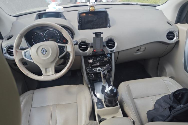 Used Renault Koleos 2012 2.5L Two-Wheel Drive Comfort Edition with Navigation Center Console