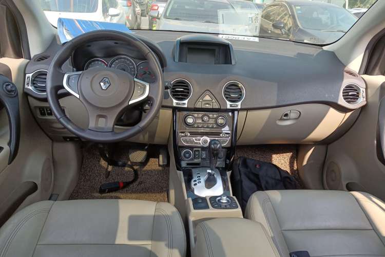 Used Renault Koleos 2012 2.5L 4x4 Comfort Edition with Navigation Center Console