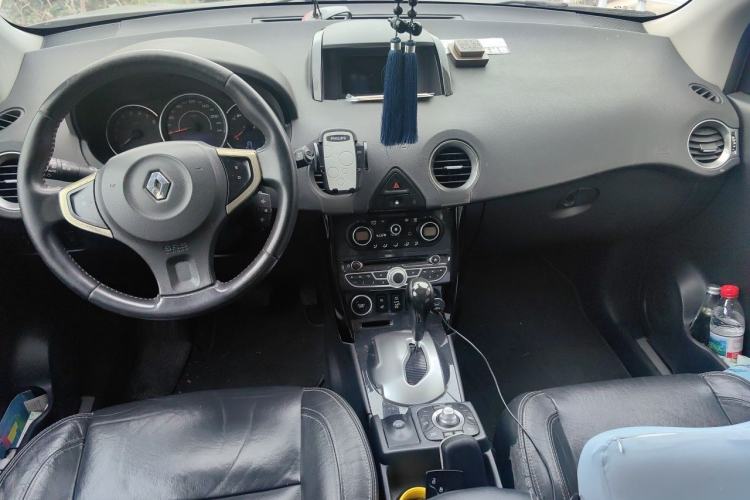 Used Renault Koleos 2012 2.5L 4x4 Comfort Edition with Navigation Center Console