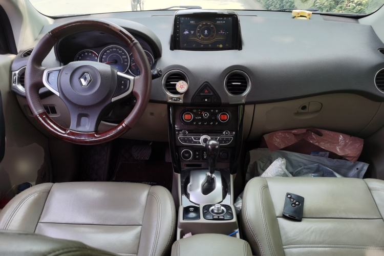 Used Renault Koleos 2012 2.5L 4x4 Comfort Edition with Navigation Center Console