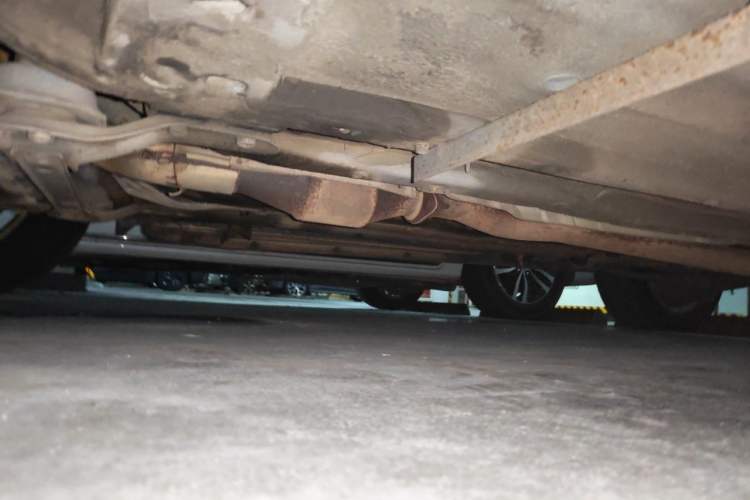 Used Renault Koleos 2012 2.5L 4x4 Comfort Edition with Navigation Chassis Front Left