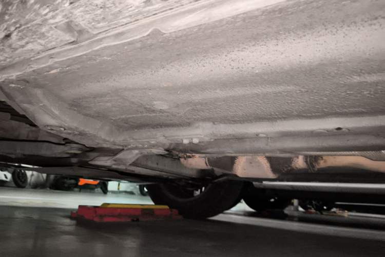 Used Renault Koleos 2012 2.5L Two-Wheel Drive Comfort Edition with Navigation Chassis Front Left