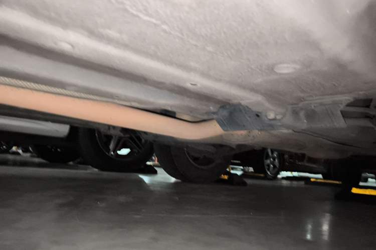 Used Renault Koleos 2012 2.5L Two-Wheel Drive Comfort Edition with Navigation Chassis Rear Left