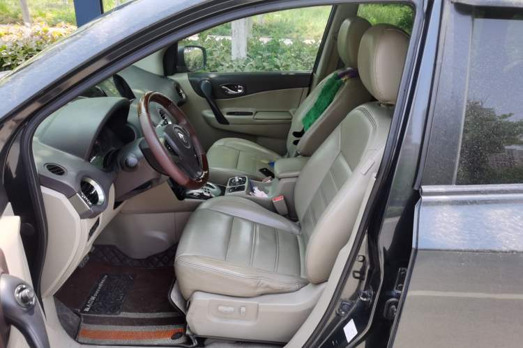Used Renault Koleos 2012 2.5L 4x4 Comfort Edition with Navigation Driver Seat