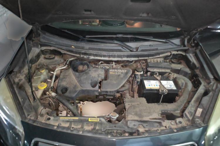 Used Renault Koleos 2012 2.5L 4x4 Comfort Edition with Navigation Engine Bay