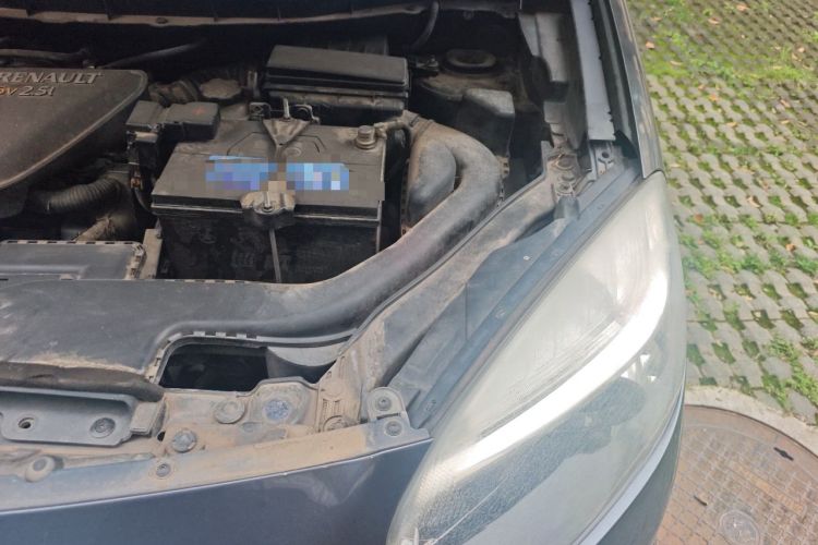 Used Renault Koleos 2012 2.5L Two-Wheel Drive Comfort Edition with Navigation Engine Bay Left
