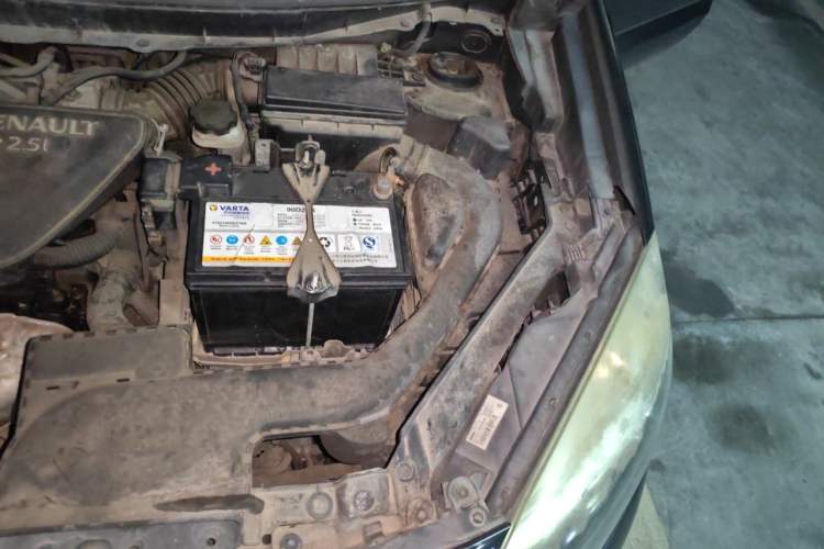 Used Renault Koleos 2012 2.5L 4x4 Comfort Edition with Navigation Engine Bay Left