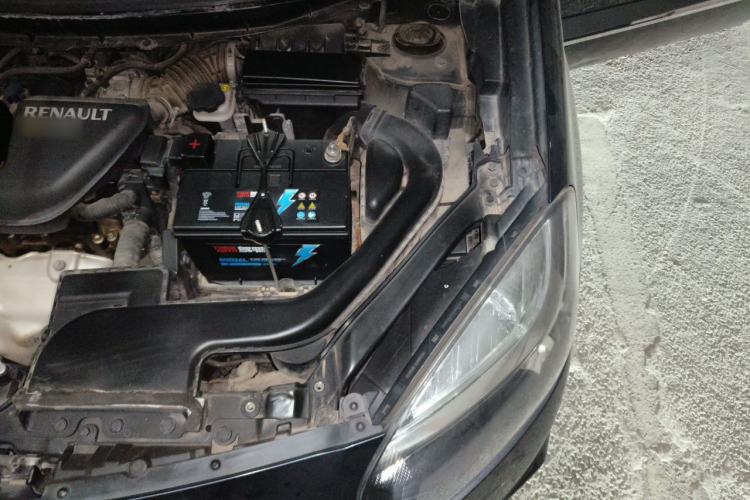 Used Renault Koleos 2012 2.5L 4x4 Comfort Edition with Navigation Engine Bay Left