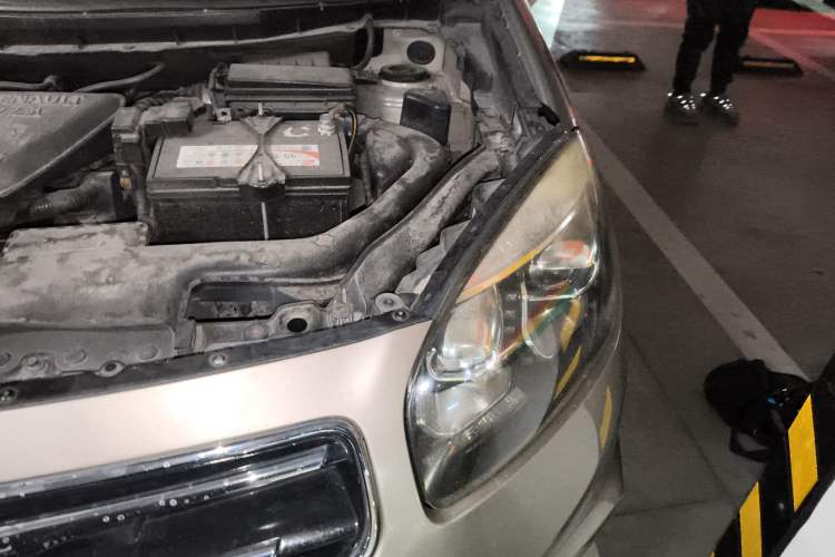 Used Renault Koleos 2012 2.5L Two-Wheel Drive Comfort Edition with Navigation Engine Bay Left