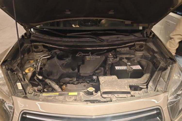 Used Renault Koleos 2012 2.5L Two-Wheel Drive Comfort Edition with Navigation Engine Bay