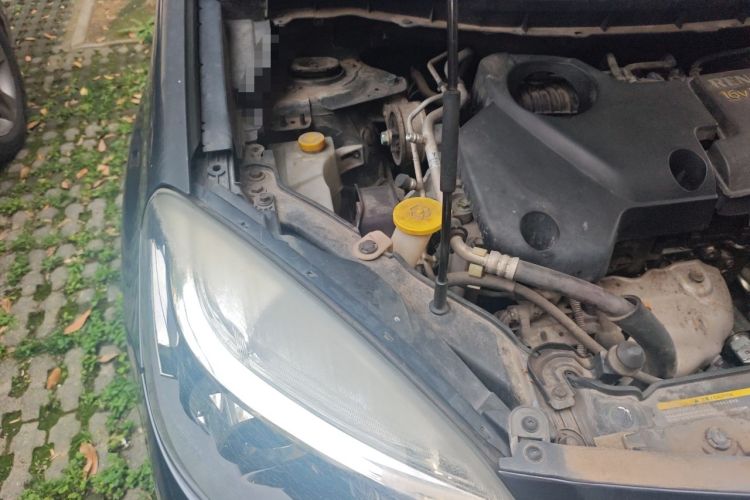 Used Renault Koleos 2012 2.5L Two-Wheel Drive Comfort Edition with Navigation Engine Bay Right