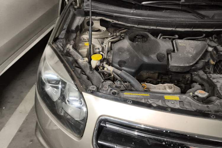 Used Renault Koleos 2012 2.5L Two-Wheel Drive Comfort Edition with Navigation Engine Bay Right