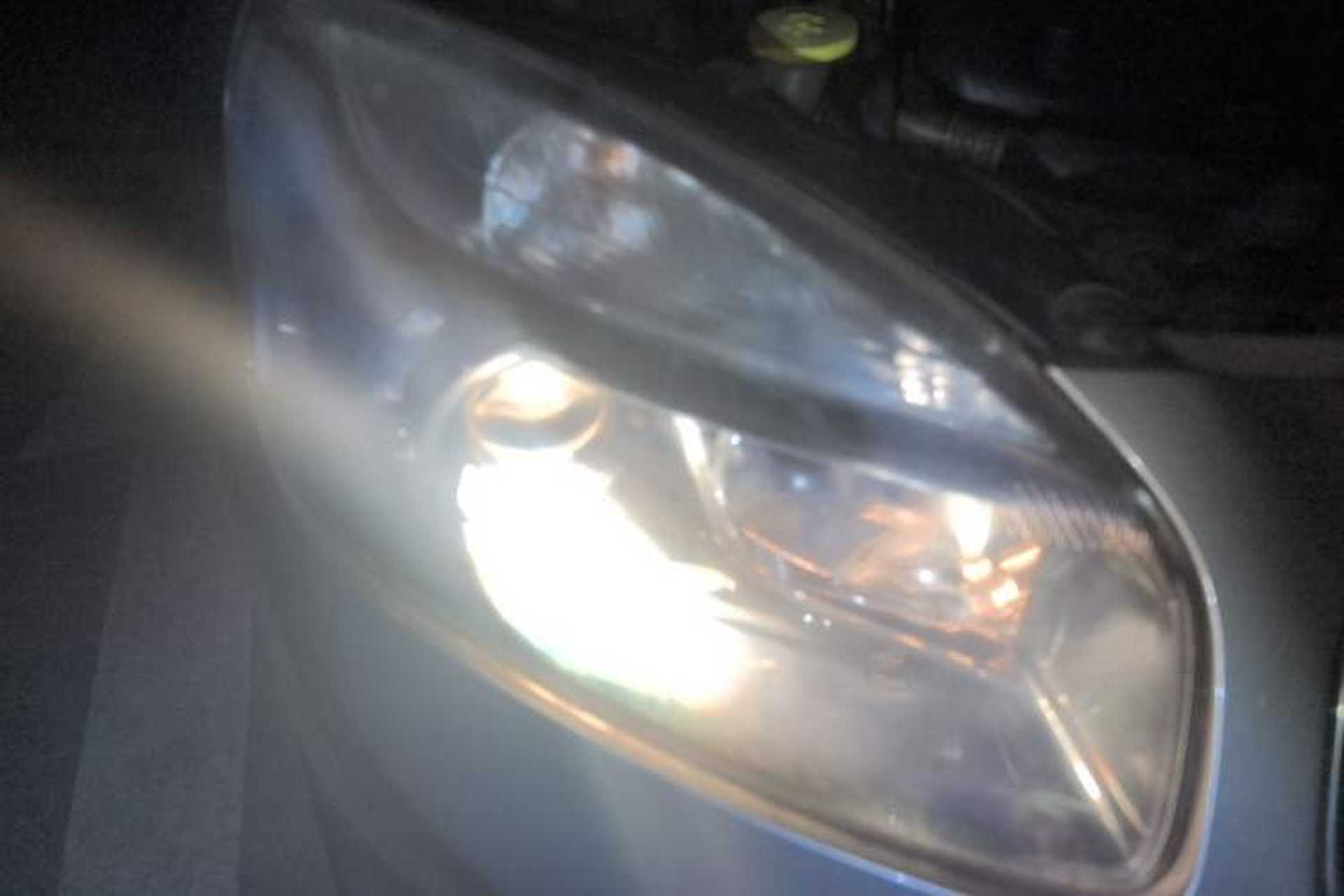Used Renault Koleos 2012 2.5L Two-Wheel Drive Comfort Edition with Navigation Exterior 6