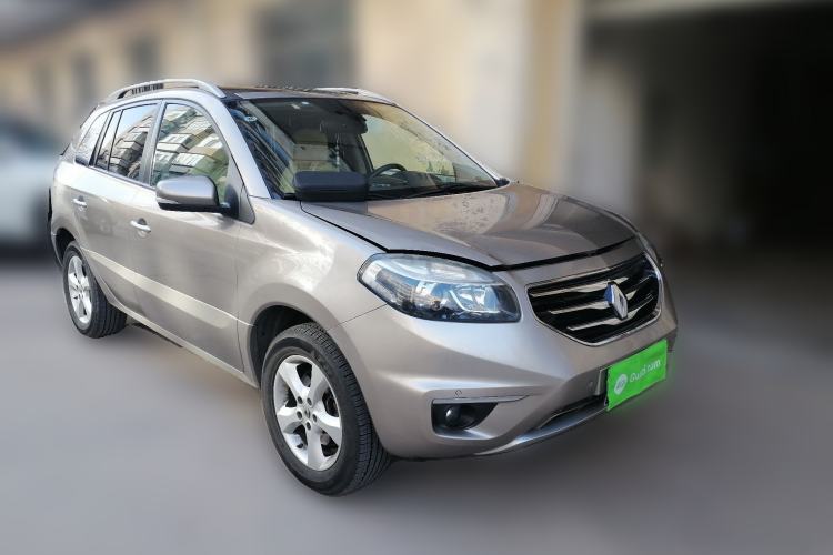 Used Renault Koleos 2012 2.5L 4x4 Comfort Edition with Navigation Front Right 45 Deg