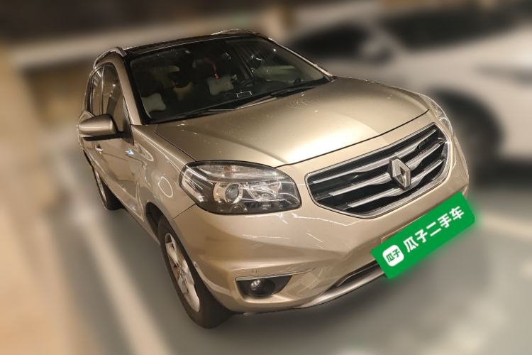 Used Renault Koleos 2012 2.5L Two-Wheel Drive Comfort Edition with Navigation Front Right 45 Deg