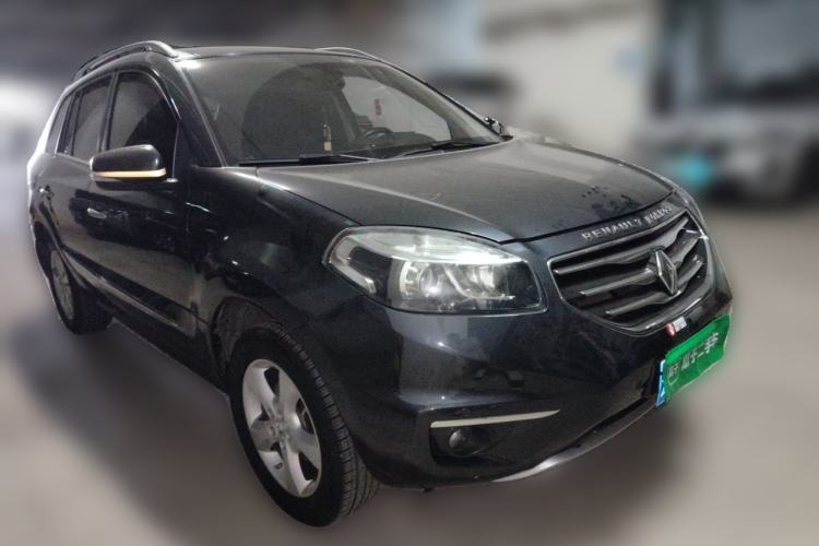 Used Renault Koleos 2012 2.5L 4x4 Comfort Edition with Navigation Front Right 45 Deg