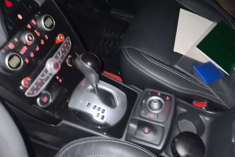 Used Renault Koleos 2012 2.5L Two-Wheel Drive Comfort Edition with Navigation Gear Lever