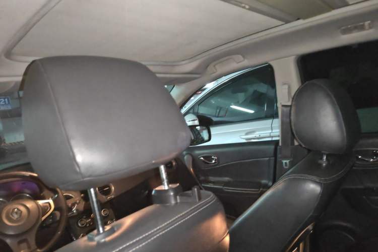 Used Renault Koleos 2012 2.5L 4x4 Comfort Edition with Navigation Headliner