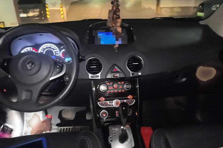 Used Renault Koleos 2012 2.5L Two-Wheel Drive Comfort Edition with Navigation Interior 2