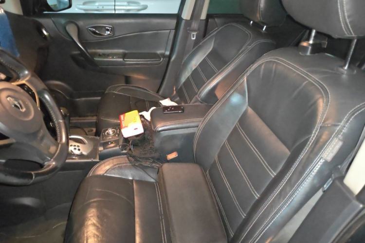 Used Renault Koleos 2012 2.5L 4x4 Comfort Edition with Navigation Left Front Seat