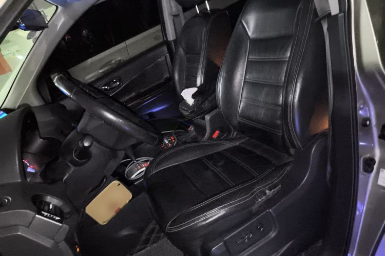 Used Renault Koleos 2012 2.5L Two-Wheel Drive Comfort Edition with Navigation Left Front Seat