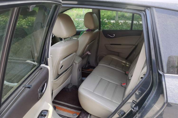 Used Renault Koleos 2012 2.5L 4x4 Comfort Edition with Navigation Left Rear Seat